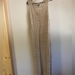 Floorlength cream sweater vest